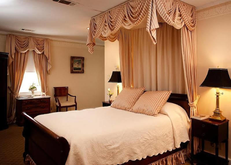 Monmouth Historic Inn 나체스 외부 사진